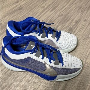 Nike Basketball Shoes Size 7.5